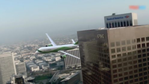 飞机刚撞上直升飞机，下一秒又飞进美国高楼大厦里，真的是太惊险