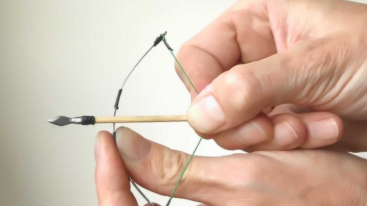 牙签做成的迷你弓箭威力有多大?小伙大胆尝试,结果让人不忍直视