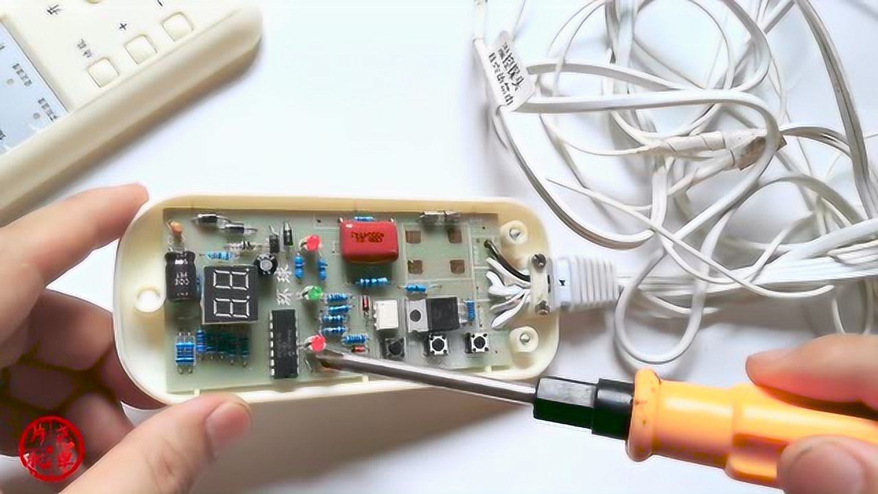 小伙拆解电热毯控制器分析原理,无意间透露什么大竹特产的做法?
