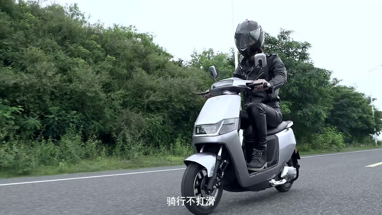 导购片台铃lion狮子180km专业级智驱电摩