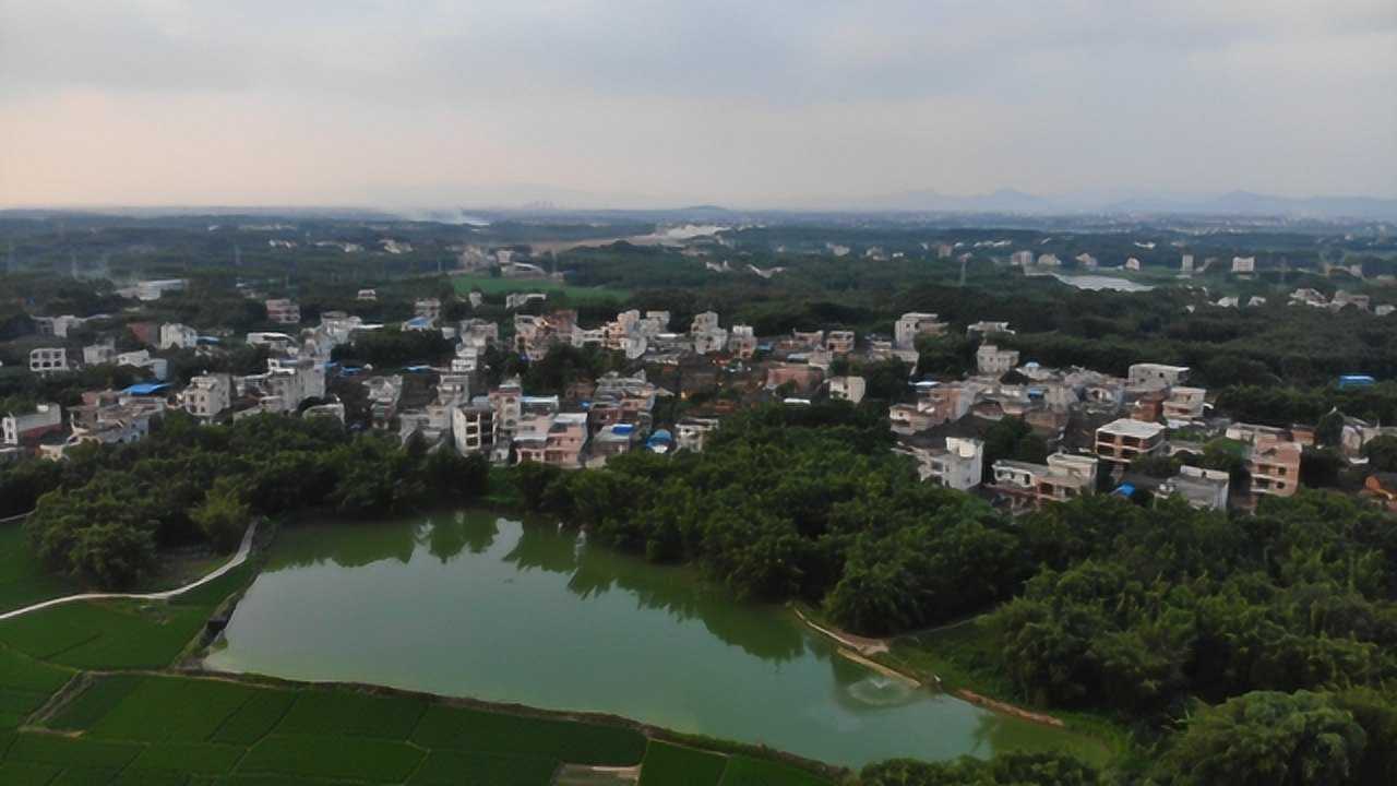 航拍广西平南县大安深订塘村看后谁还敢说广西农村山旮旯