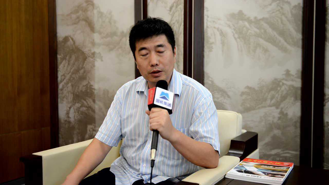 在第五届工业车辆创新奖评选现场采访蒋旭东