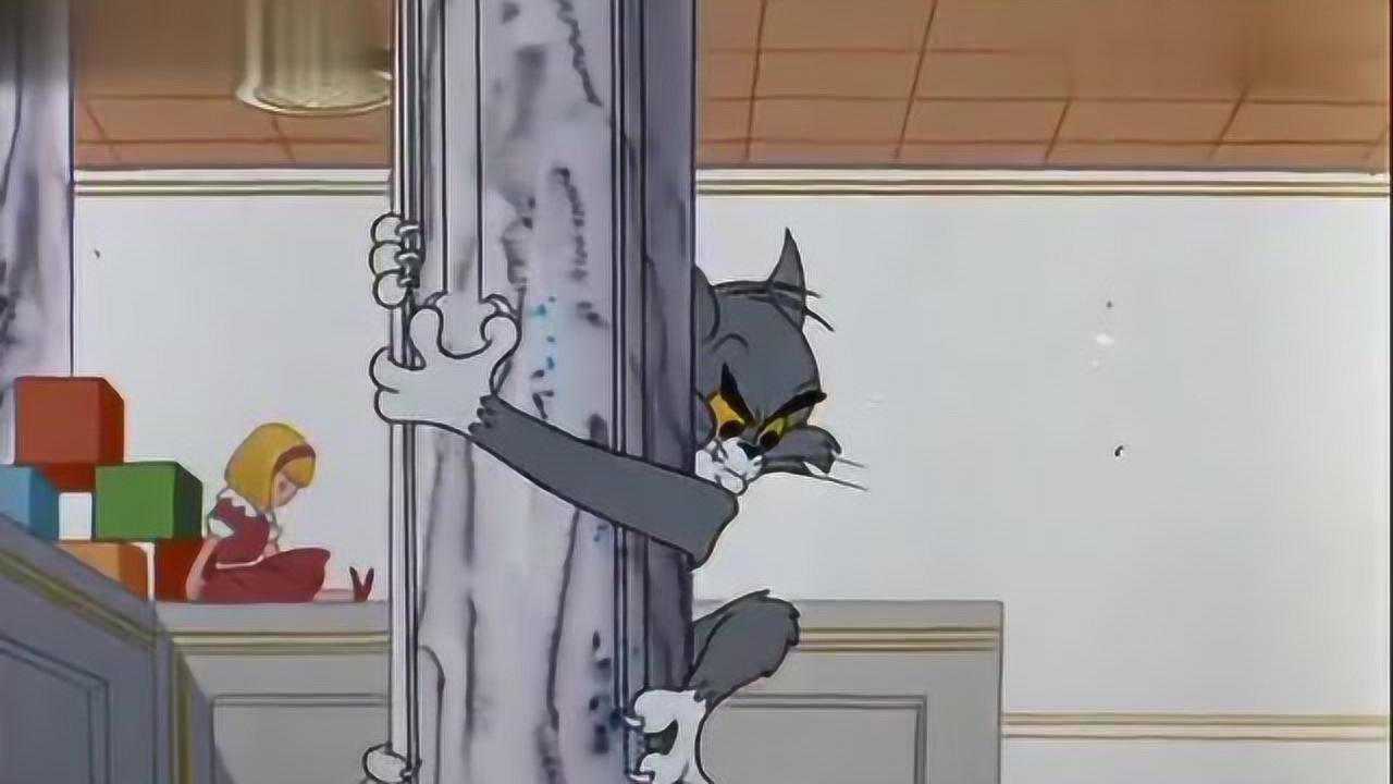 猫和老鼠:被自己尾巴给绑起来的汤姆,发现了抓小老鼠的办法