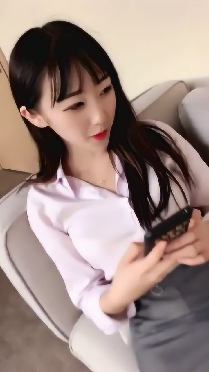 美女视频,公司新来的女同事,女神级的女生,太撩人了