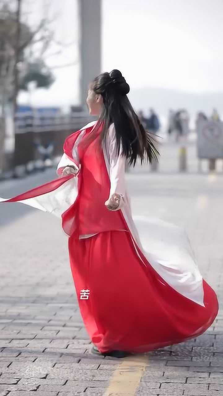 头一次见这么像紫霞仙子的美女一转身直接被惊呆了