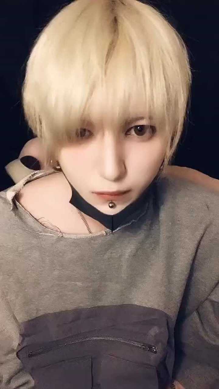 日本零零后小哥都很喜欢杀马特风格