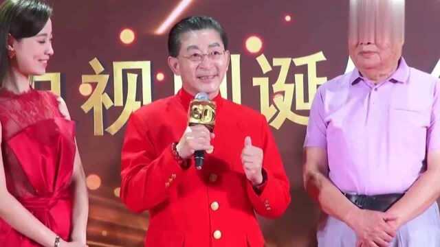 六小龄童送医护粉丝签名书:向您和您的战友们致敬1