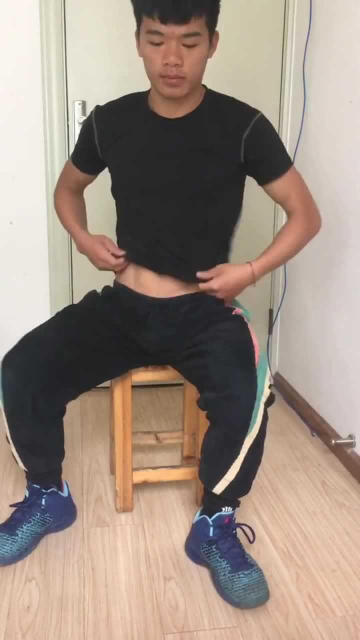 8块腹肌训练法赶快动作练起来
