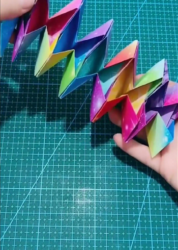 幼儿手工折纸可以伸缩的小玩具小朋友可以玩一天