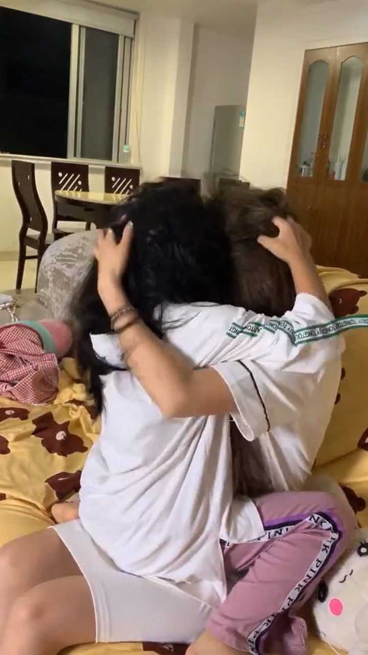 女人打架永远都是抓头发
