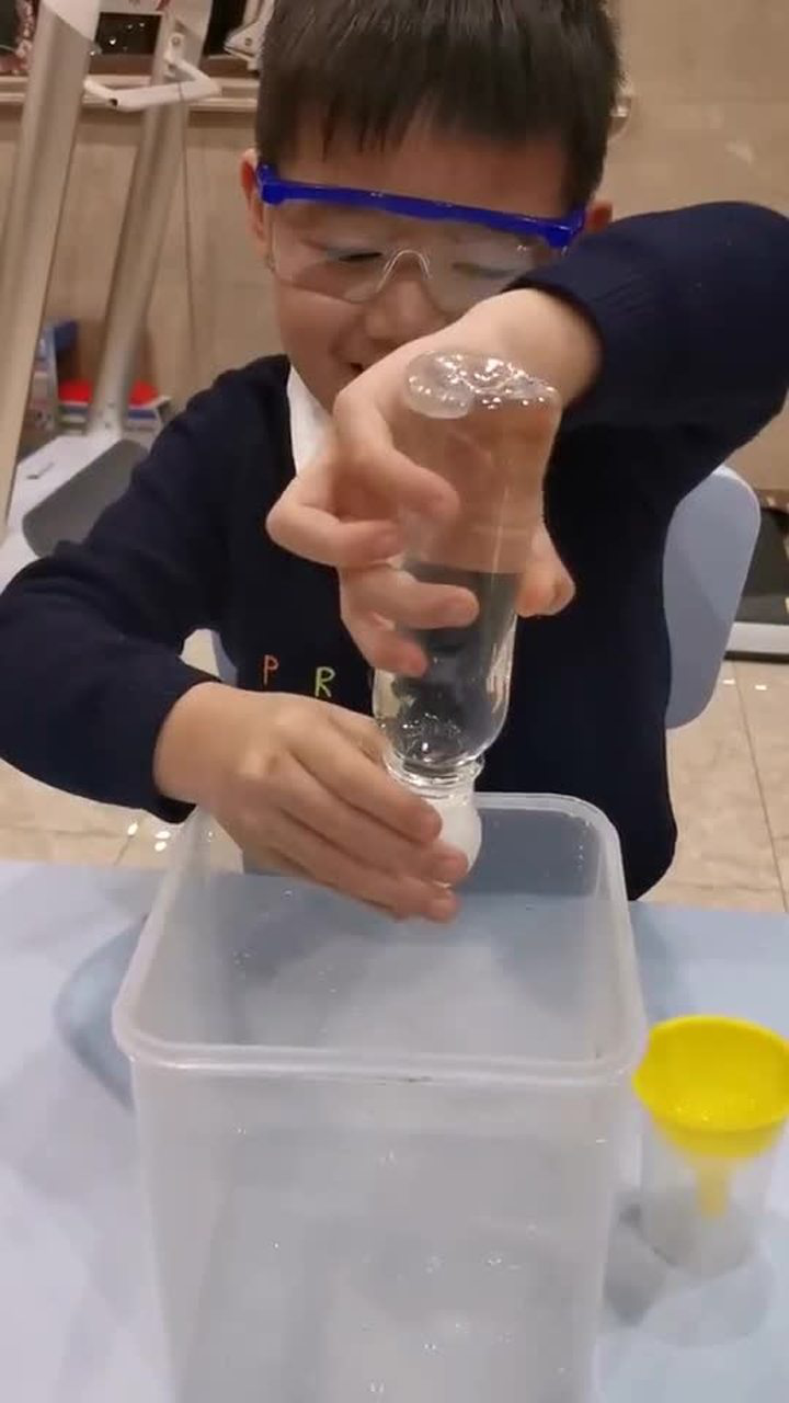 水吸乒乓球的实验