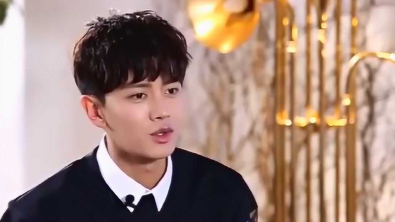 任嘉伦专访坦言因为小时候开始打乒乓球所以没有童年好惨一男的