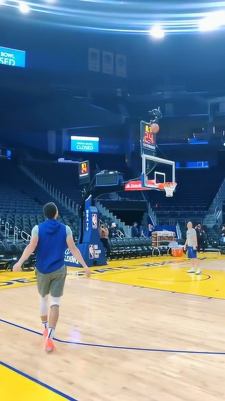 萌神库里的三分,没的说,这背影太帅了!