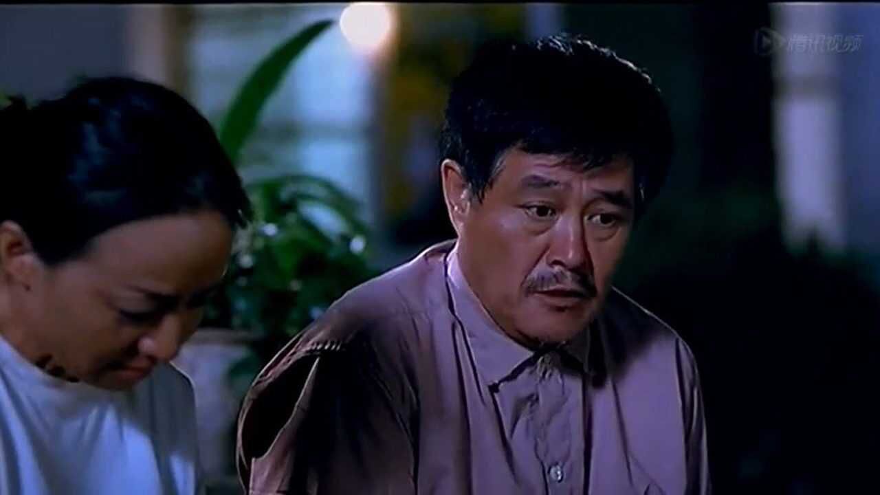 赵本山感人电影《落叶归根》,配上民谣吉他,悲伤中带着温暖