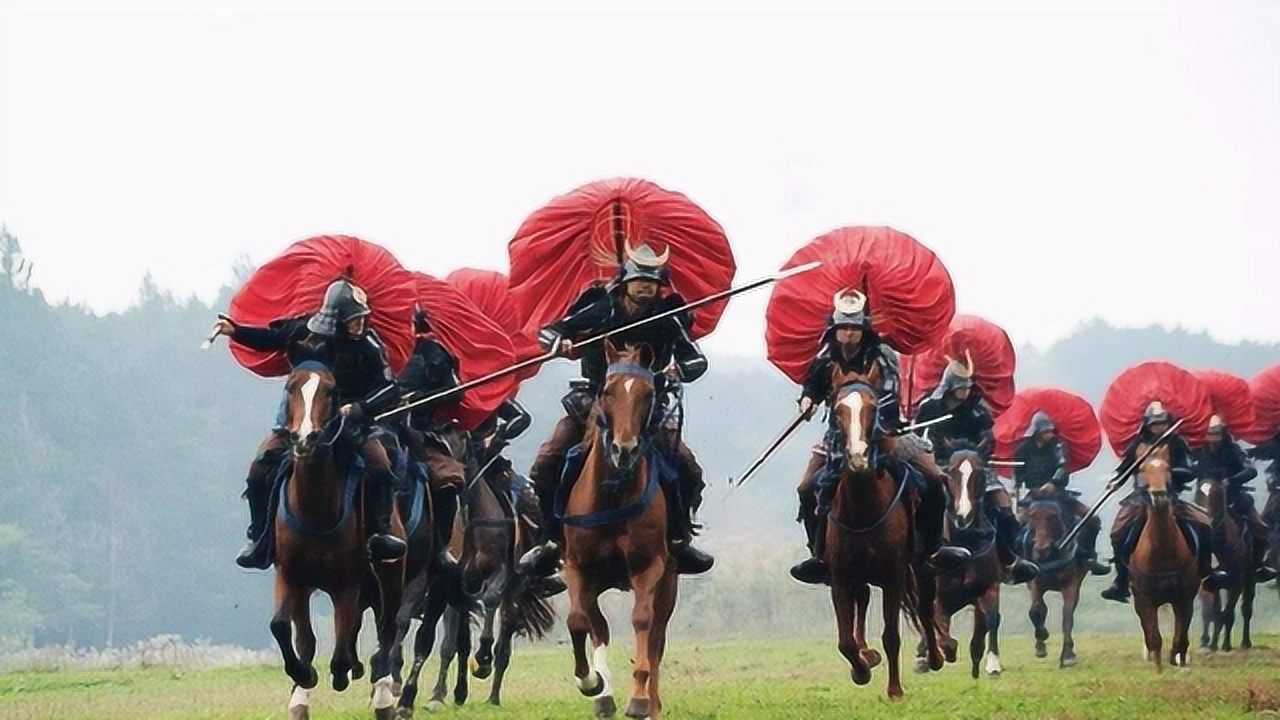 日本古代武士外出打仗背的大包袱是什么这个解释让人起鸡皮疙瘩