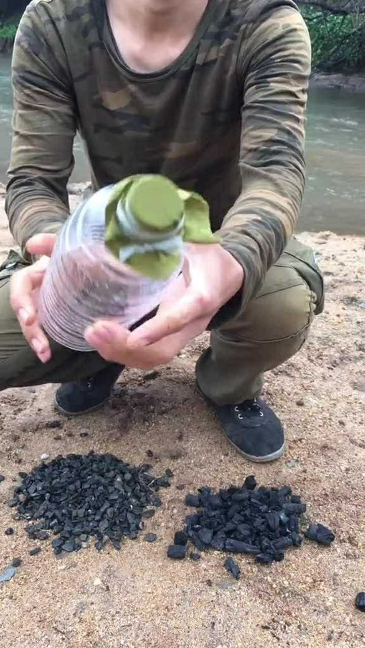 野外就这样过滤水,野外生存技能