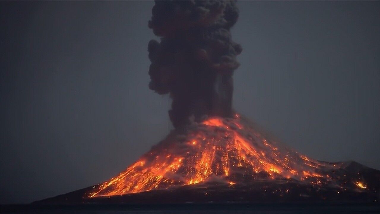 隔海直击印尼火山大爆发,喷发猛烈仿若末世景象_腾讯视频