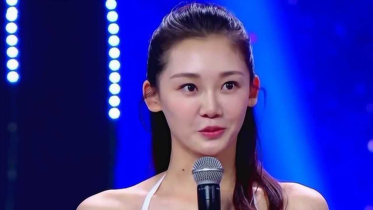 鄭愷的女友苗苗自稱曾劈豎叉睡學舞蹈的女孩不簡單