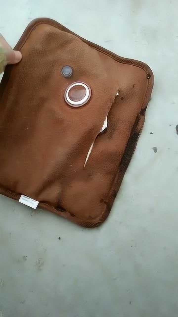 暖水宝突然坏掉剪开一看里面竟然是这样的你们还敢不敢用了