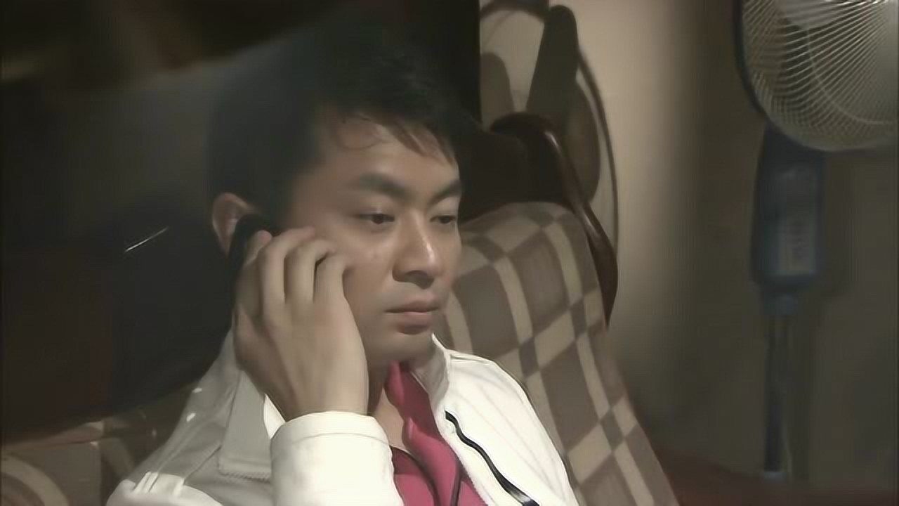 无法放弃美女被绑架黑老大把她当礼物送给杀手真刺激