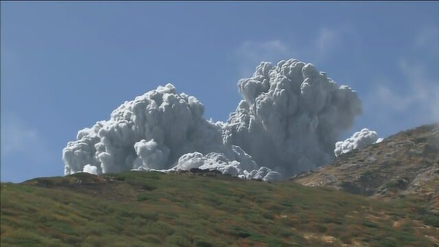 日本富士山释放危险信号,灾难征兆已经出现,网友:我们都要提高警惕