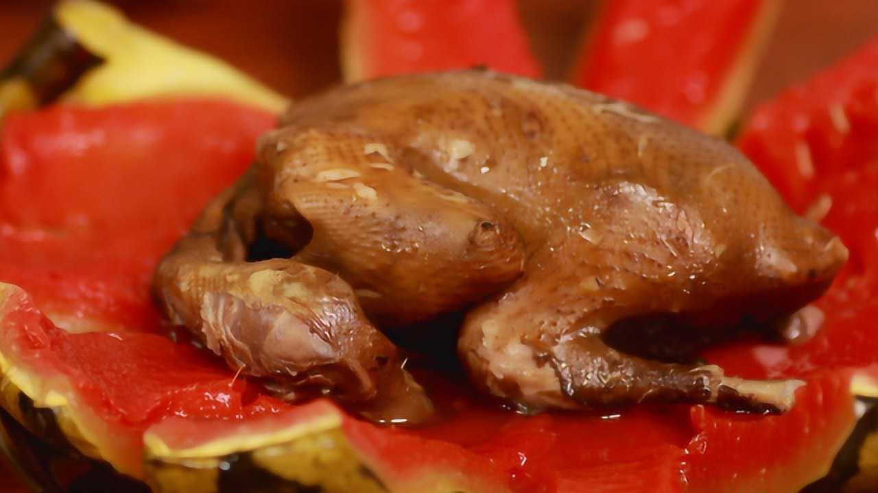 西瓜烤鸽子图片