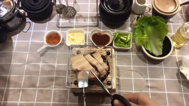 接上一个视频韩国烤肉(二)我们都觉得比外面的烤肉好吃多了