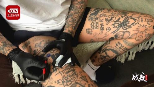 身上纹身超过千个！英国纹身师封城后每天刺一个纹身：几乎体无完肤
