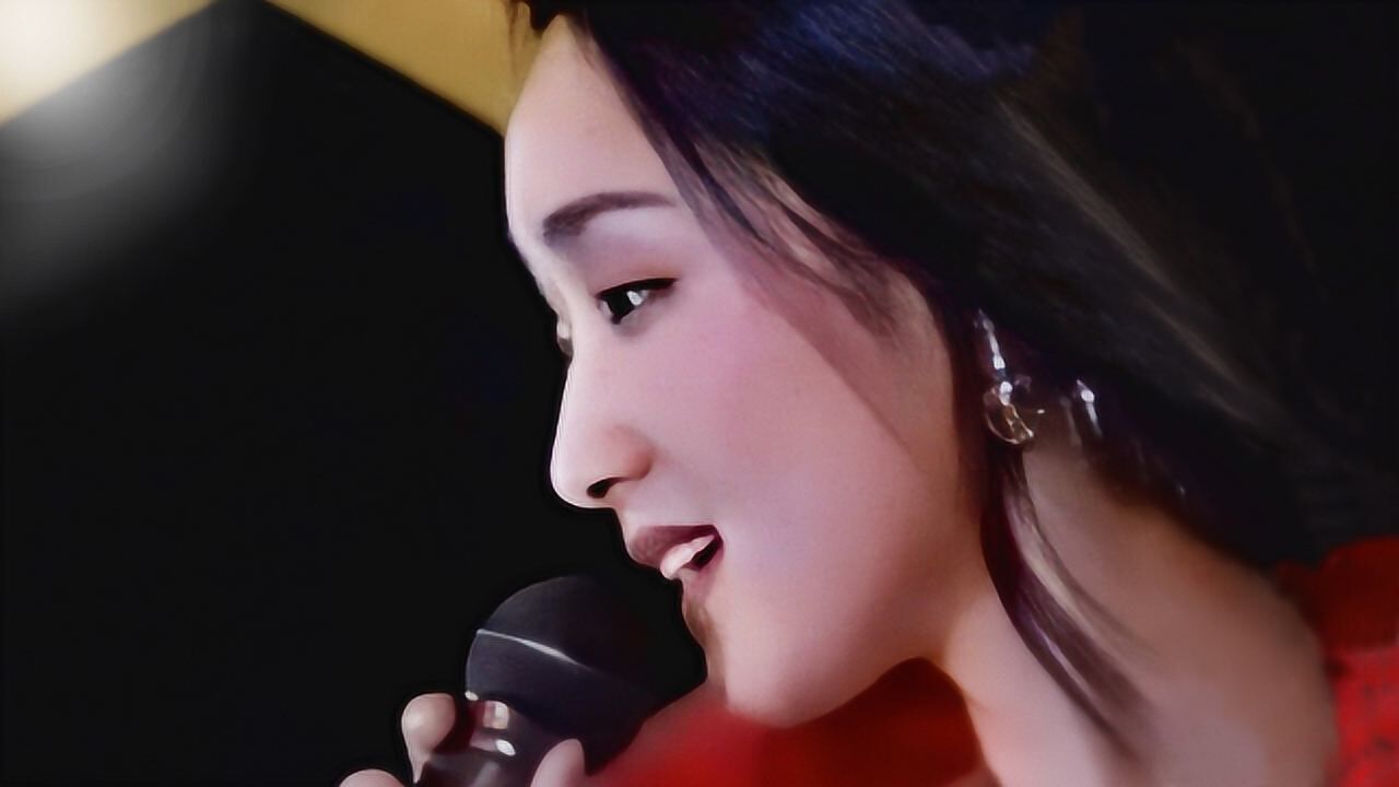 杨钰莹93年天津月季花节《轻轻地告诉你》,一身红裙,娇艳欲滴