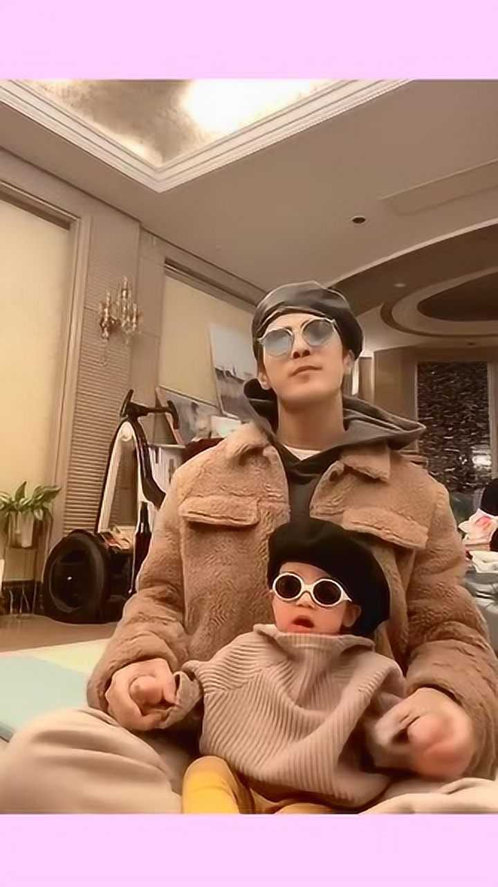 姜潮这是把自己的儿子当玩具了太可爱了儿子我有苦说不出啊