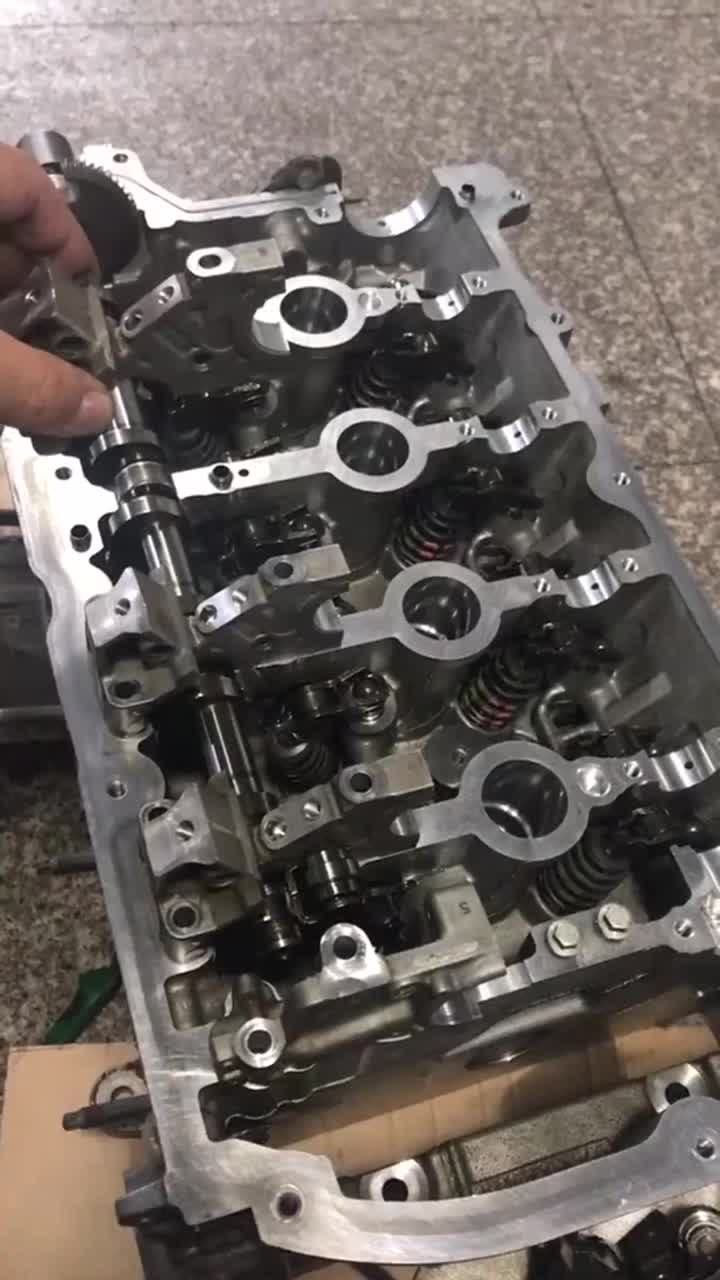 宝马迷你发动机大修,凸轮轴安装中