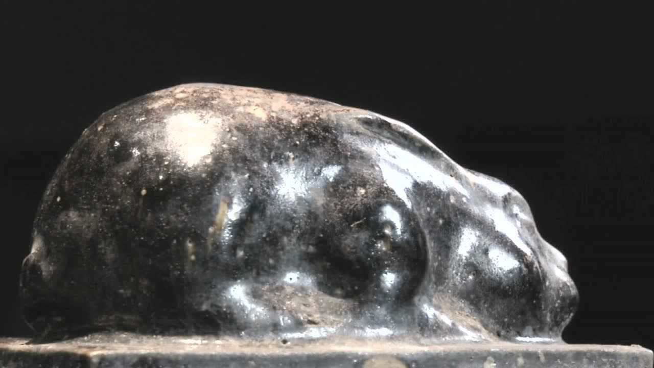 唐代黑釉兔席镇