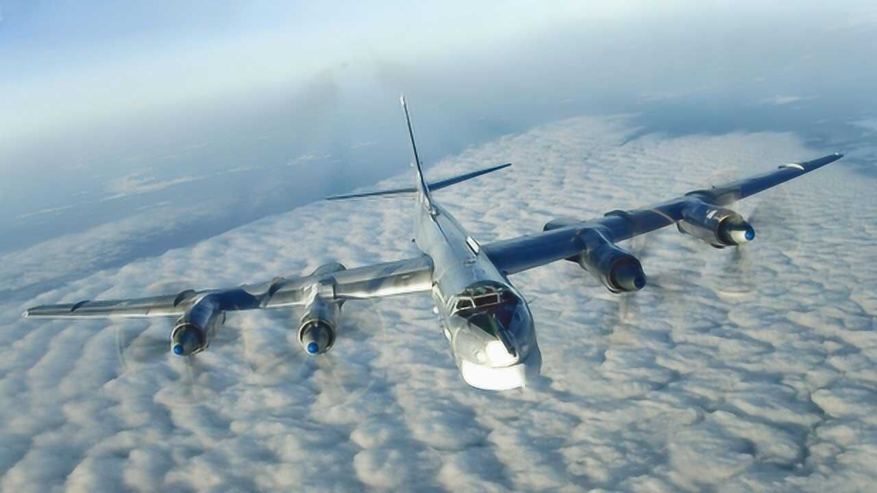 疫情当前,美军依旧动作不断,7架战略轰炸机直扑"战区"