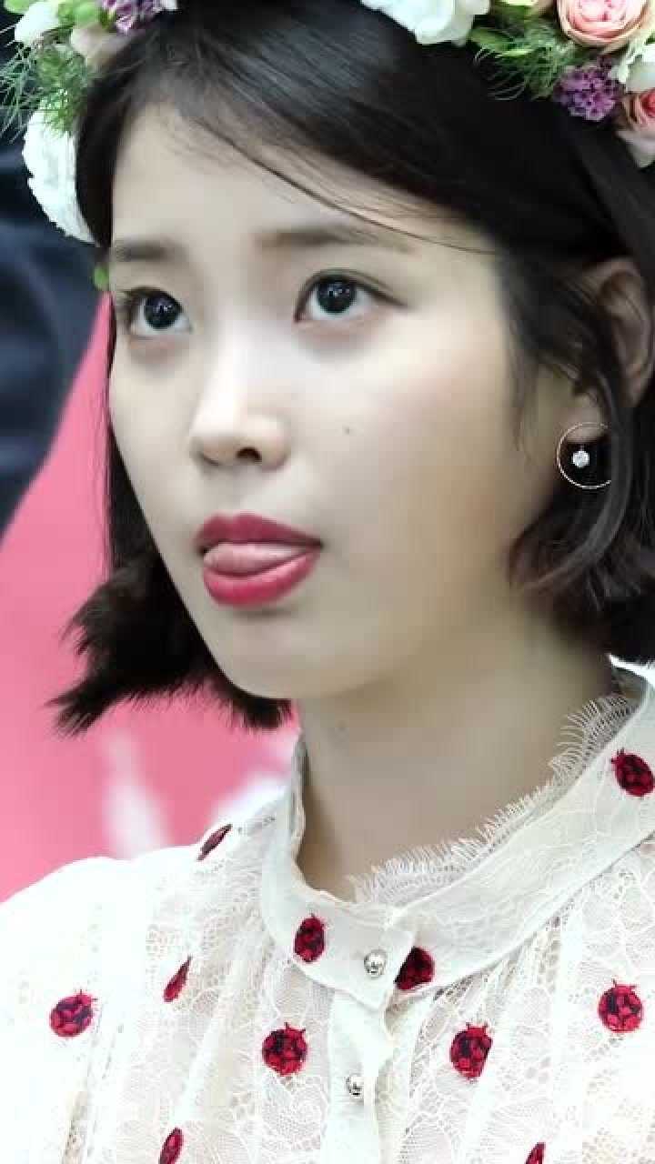 iu:超爱吐舌头的憨憨,都可以做成表情包了!