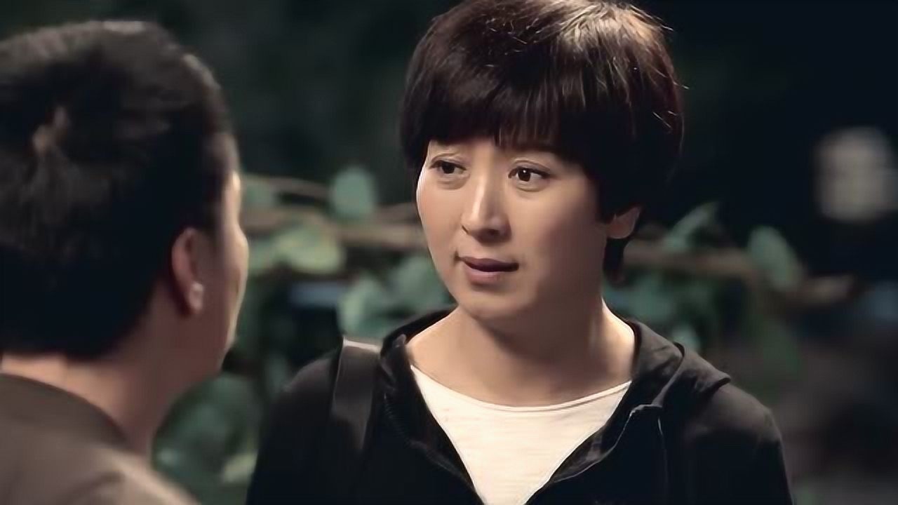 回家的路有多远亚莉这么晚才回来弟弟担心坏了一直在门口等着