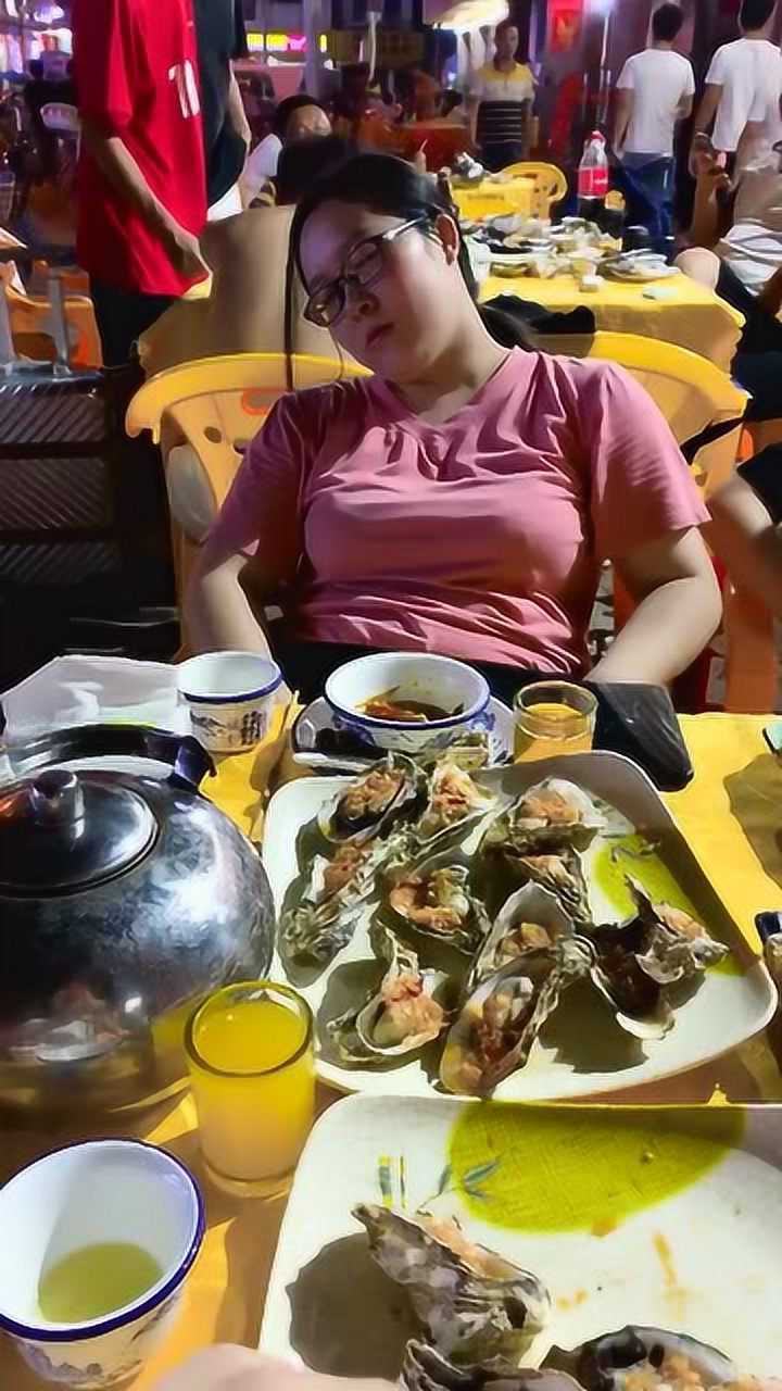 和女同事出来喝酒,接下来这一幕,我无语了