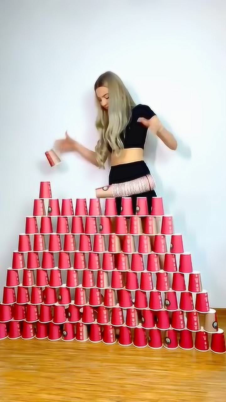 挑战叠杯子,你最高能叠到多少呢?