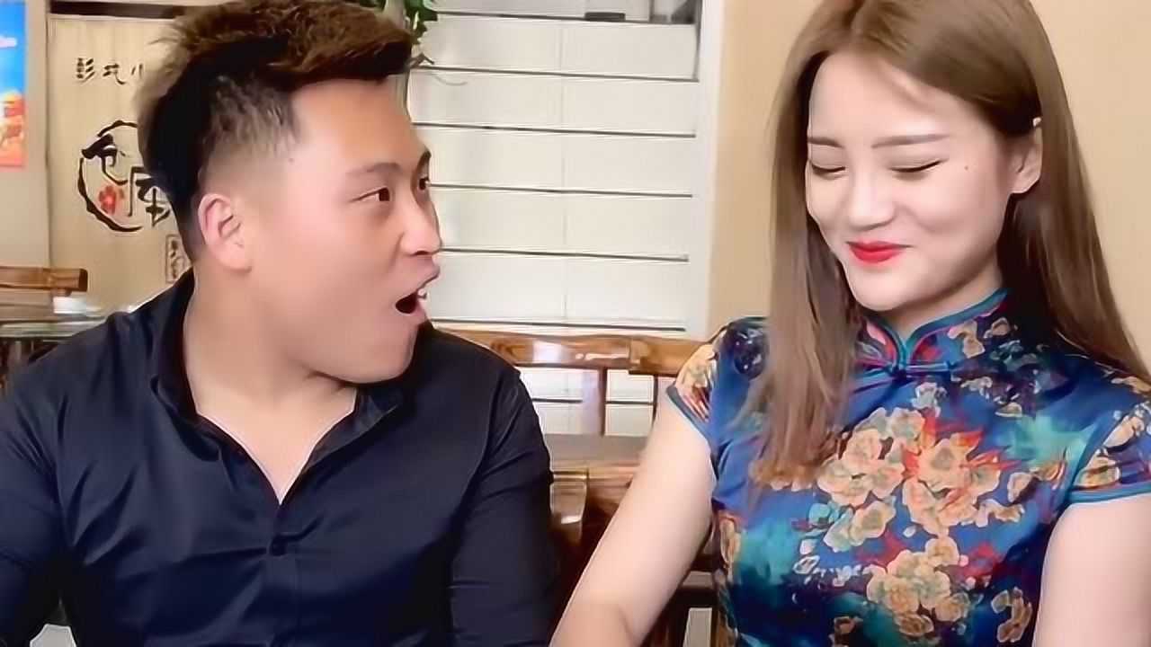 美女喂男子吃了一个饺子,得知美女是为了让他请客,接下来的做法服气了