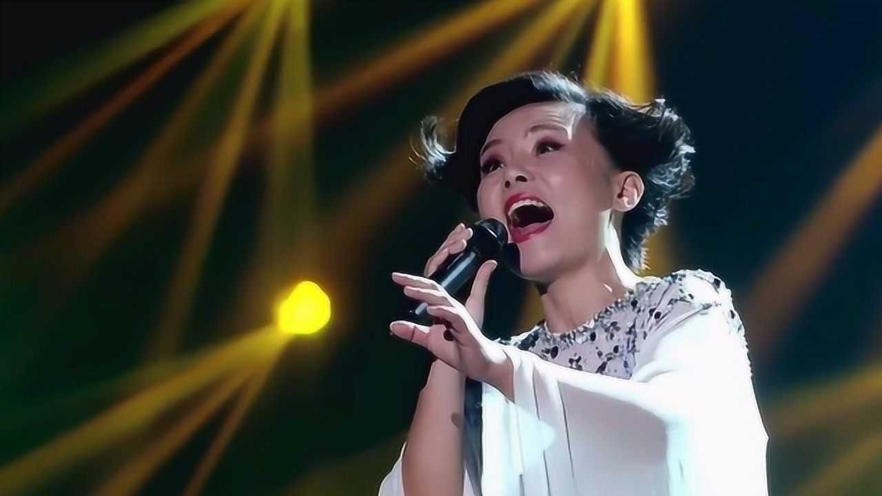 经典民歌小河淌水龚琳娜完美演绎惊艳全场不愧是国家队的实力