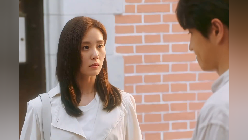 女孩子是不能下嫁的,门当户对也不是空话,相处久了见人心!