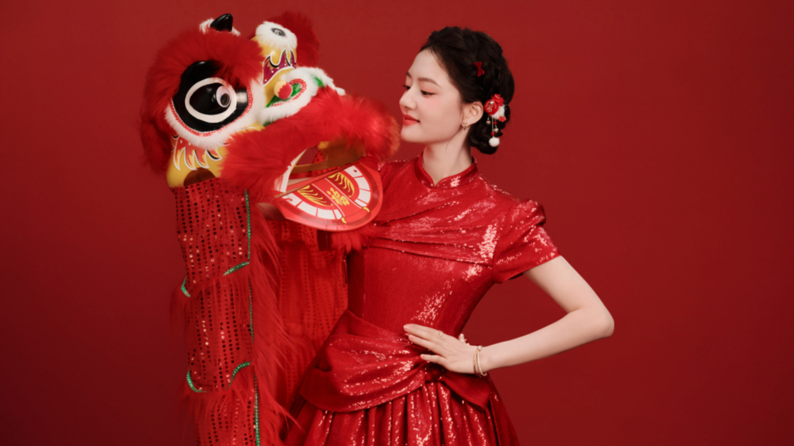 任敏爆笑模仿春晚经典小品《装修》，后台唱《开门见山》给谭维维听_腾讯新闻