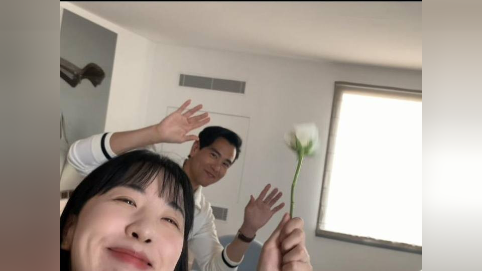 瞄准戛纳vlog:采访彭于晏和狗狗,收到他送的玫瑰花