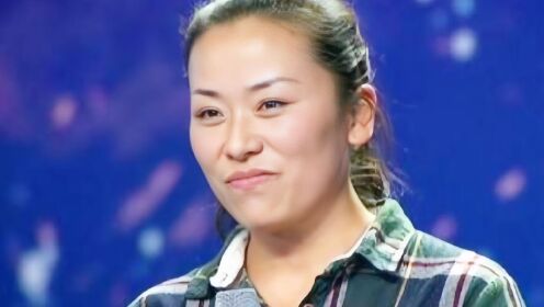 卖牛肉汤大姐李莉男女声转换唱《敖包相会》刀郎都惊呆了!