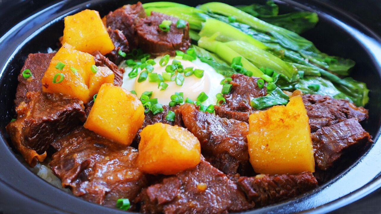 天!这锅牛腩煲仔饭把小学生都快好吃哭了!