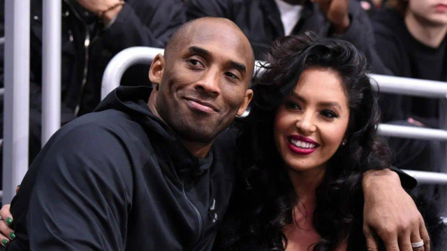 瓦妮莎终于放下科比了?无名指突然戴上钻戒,小腹也微微隆起