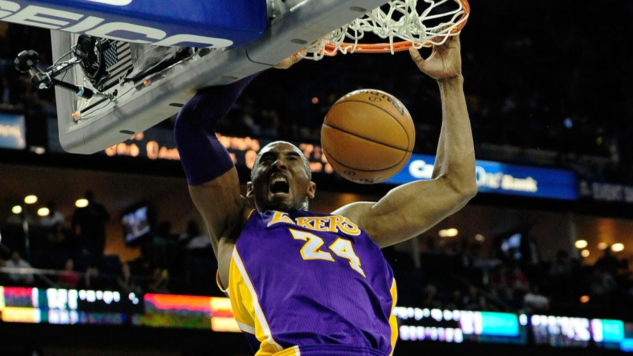 战术大师!湖人边线球骗对手全队 攻哪边他们都忘了吧