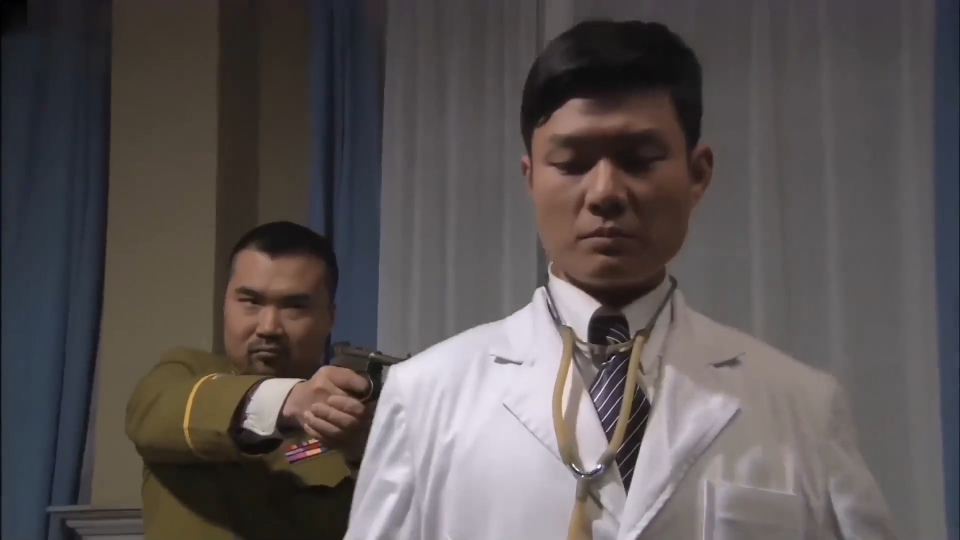 突击:少佐揪出卧底嚣张跋扈,哪料自己死到临头还不知道,精彩!