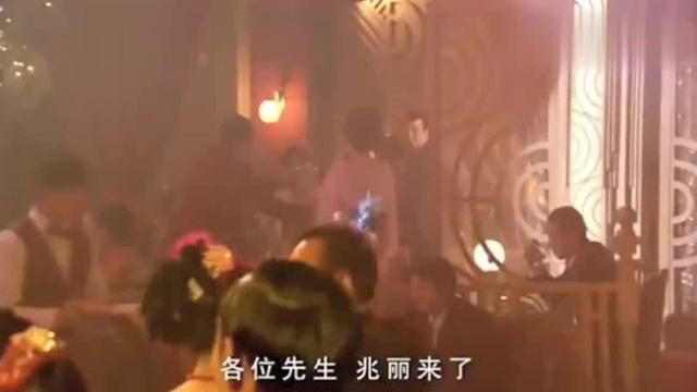 金兆丽不愧是舞皇后,这样的场子,只有她一人可以镇住