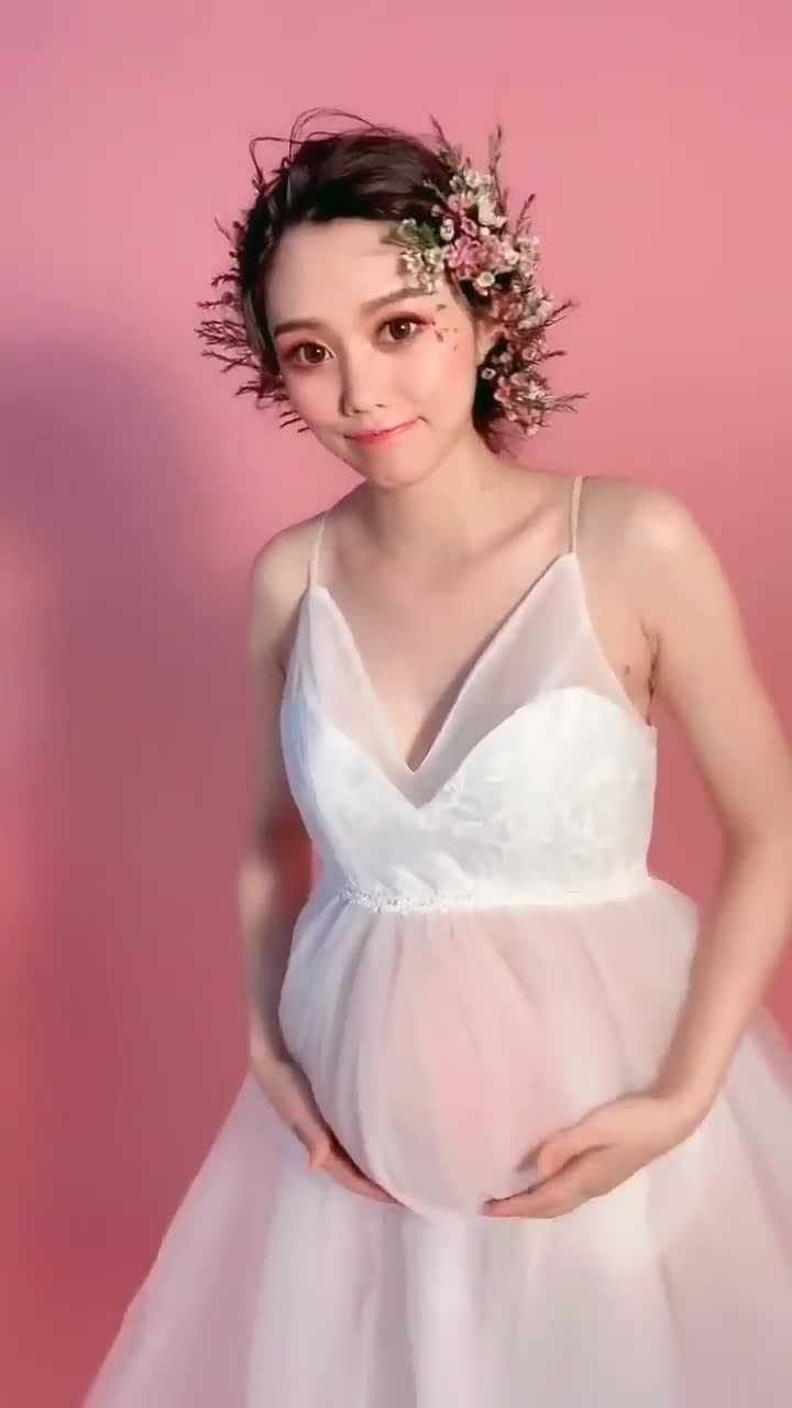 拍个美美哒孕妇照,怀孕九个月了,我的肚子算大吗?