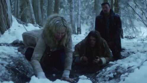 4人前往冰天雪地的荒野，寻找埋在地下的一箱金币，找到了却带不出去！